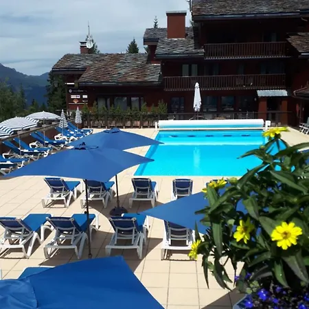 شقة With Garden In *